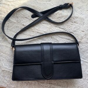 Moda Luxe black rectangle crossbody bag